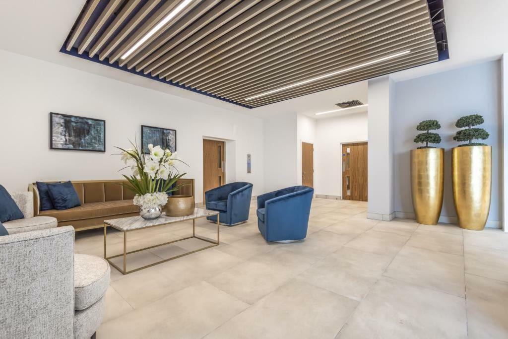 Infinity Apartments Bracknell Esterno foto