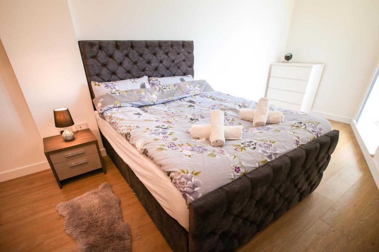 Infinity Apartments Bracknell Esterno foto
